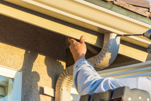 Aluminum Rain Gutter Service in Largo